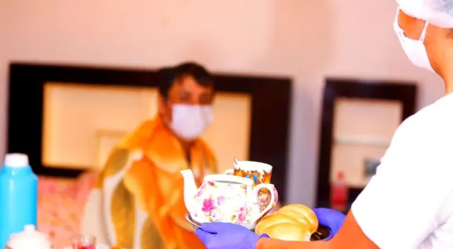 Es fundamental que se siga usando mascarilla así sea tu miembro de tu casa.