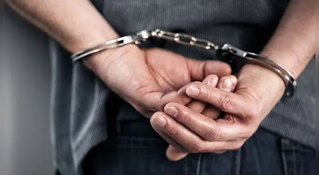 Delincuente golpea a su victima cuando le reclama por objeto robado