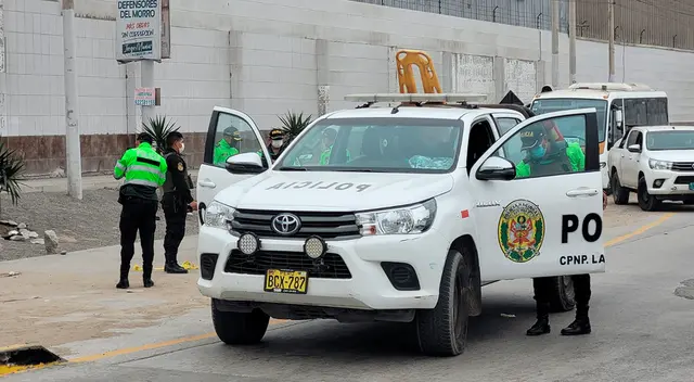 Pobladores hallan cuerpo sin vida entre monticulo de basura.