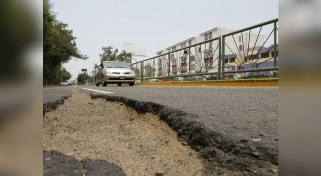 Pistas con hueco ponen en riesgo a conductores en Chorrillos Pistas con hueco ponen en riesgo a conductores en Chorrillos