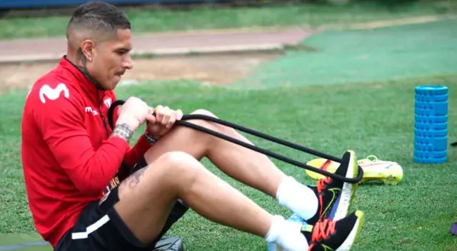 Paolo Guerrero entrena en Videna bajo la supervisión de Ricardo Gareca.