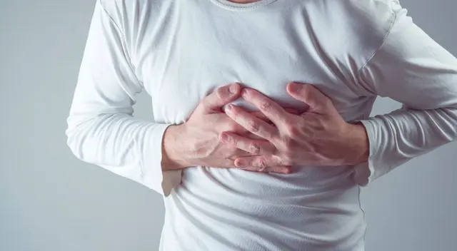 Las autoridades encontraron que el hombre ya no tenía signos vitales. Las autoridades encontraron que el hombre ya no tenía signos vitales.