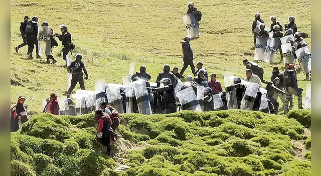 Las Bambas: reportan nuevos enfrentamientos entre comuneros y policías en Apurímac Las Bambas: reportan nuevos enfrentamientos entre comuneros y policías en Apurímac