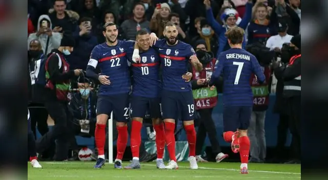 Ni el gol de Benzema pudo salvar a Francia de una derrota ante Dinamarca.