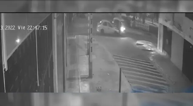 SJL: conductores que no contaban con brevete producen choque entre auto y mototaxi [VIDEO]