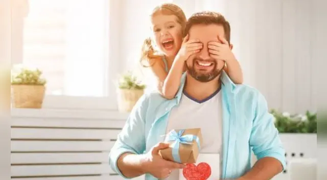 Conoce en esta nota diez canciones para dedicar a papá en su día. Foto: EFE