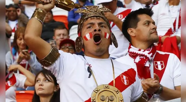 Hinchada peruana conocerá hoy si el 13 de junio es día No Laborable.