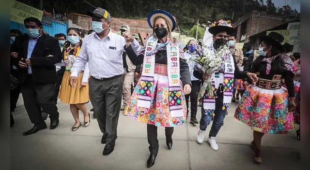 Ayacucho: tildan de “corrupta” a María del Carmen Alva y exigen que deje trabajar a Pedro Castillo