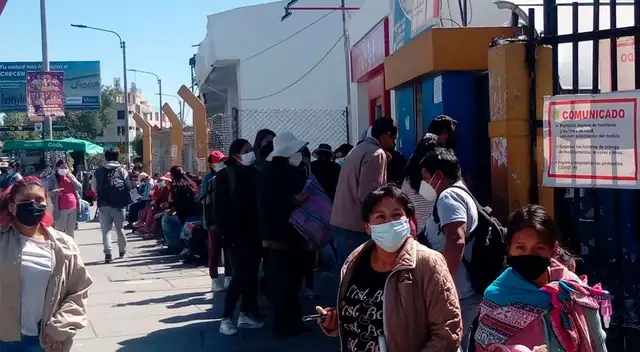 Usuarios pidieron a los ejecutivos del hospital "dejarse de tonterías" y ponerse a trabajar mañana lunes.