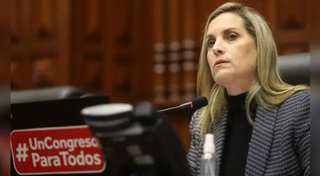 María del Carmen Alva: Policía llegó al Congreso para recibir denuncia por amenaza [VIDEO]