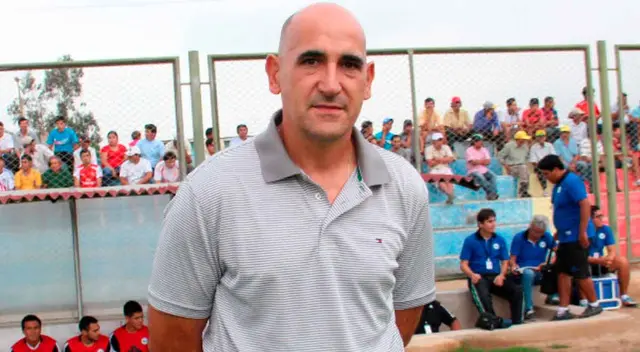 Claudio Techera dio su palabra a El Popular y analizó la derrota de Perú. Claudio Techera dio su palabra a El Popular y analizó la derrota de Perú.