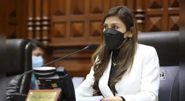 Lady Camones, parlamentaria de Acción Popular