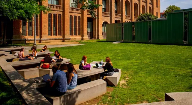 Campus de la Pomepu Fabra, una de las universidades con más reconocimientos en España.