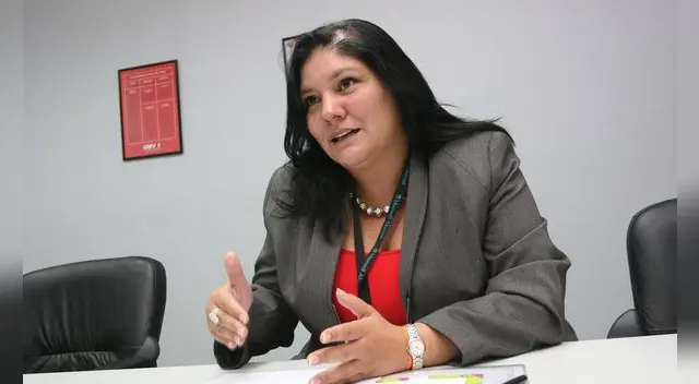 Nuria Esparch, exministra de Defensa, denuncia que han hackeado sus redes sociales