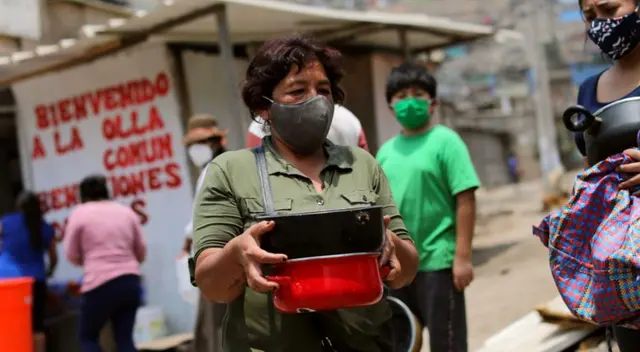 Las ollas comunes resulta de gran ayuda para cientos de familias de escasos recursos económicos. Las ollas comunes resulta de gran ayuda para cientos de familias de escasos recursos económicos.