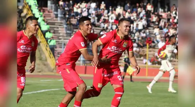 Luis 'Chin' Benites si bien no actuó los partidos como títular es el máximo goleador del torneo Apertura. Luis 'Chin' Benites si bien no actuó los partidos como títular es el máximo goleador del torneo Apertura.