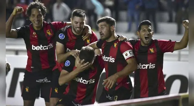 Celebración de los jugadores del FBC Melgar durante un partido en la Copa Sudamericana 2022