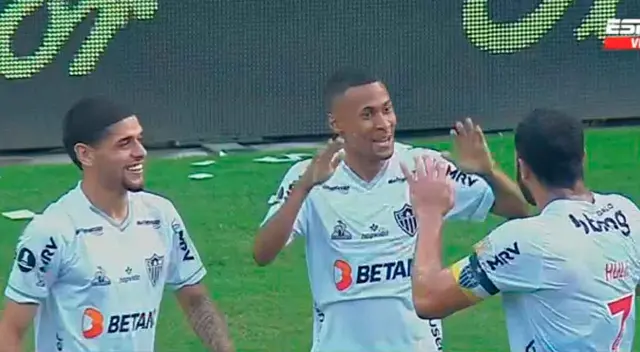 Atlético Mineiro gana 1-0 a Emelec en Ecuador.