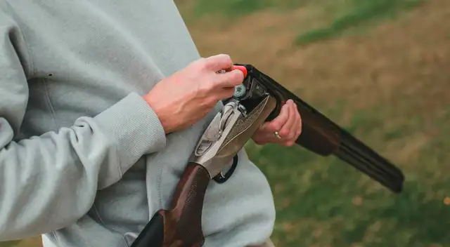 El joven dejó gravemente herido a su padre.