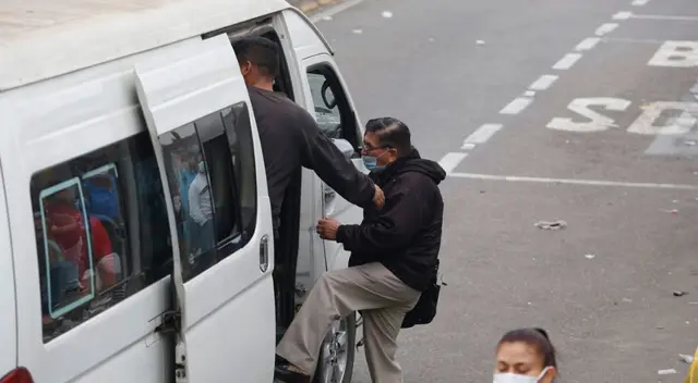 Algunos transportistas, sobre todo informales, vienen aprovechándose del momento para aumentar el precio de pasajes.