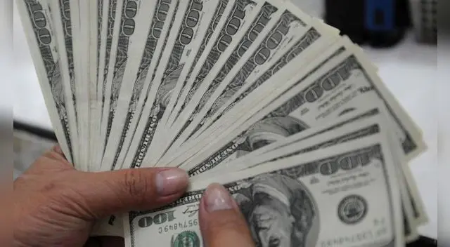 Hoy el dólar abre una nueva jornada. La compra está 3.800 y la venta se ubica en 3.835. Hoy el dólar abre una nueva jornada. La compra está 3.800 y la venta se ubica en 3.835.