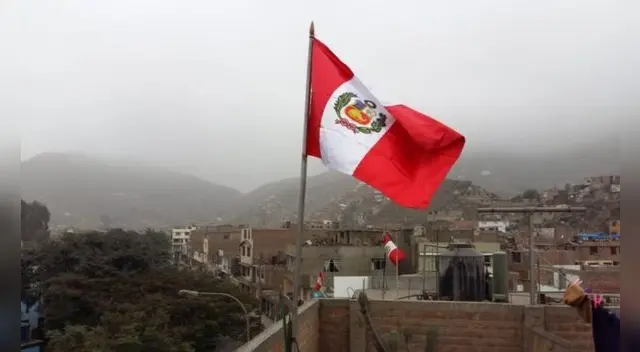 Conoce en esta nota por qué es importante colocar la bandera del Perú. Foto: difusión