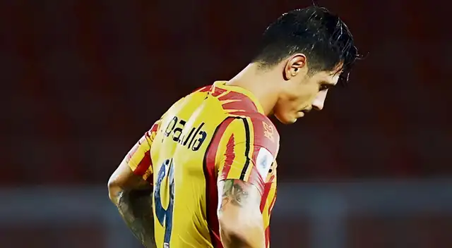 Gianluca Lapadula, delantero de la selección peruana, llamó la atención en las redes sociales.