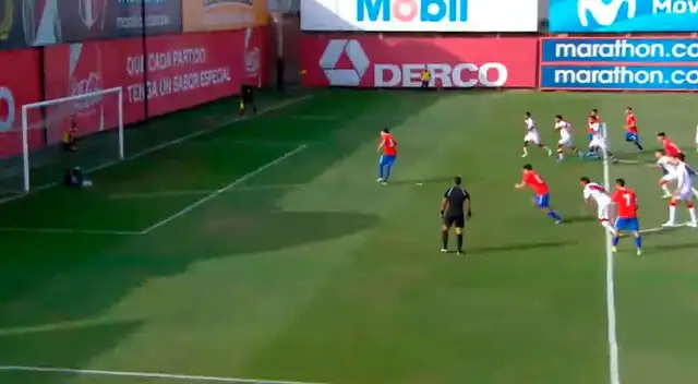 Arquero Amasifuen ataja el penal. Arquero Amasifuen ataja el penal.