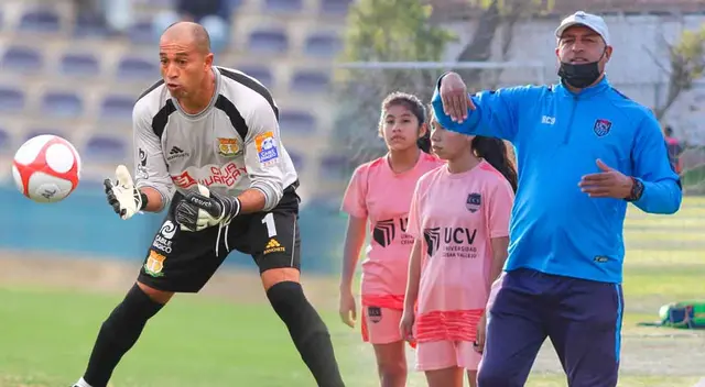 Marco Flores ahora forma nuevos valores en el fútbol femenino. Marco Flores ahora forma nuevos valores en el fútbol femenino.