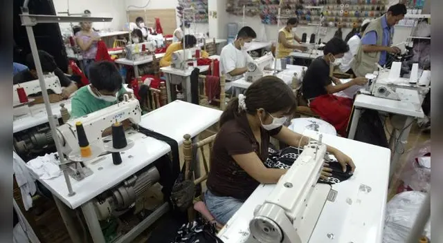 Hoy es el pago de la gratificación y muchos esperan su depósito de pago.