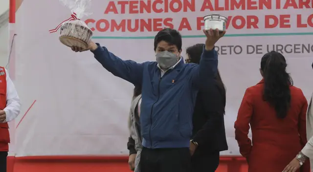 Mandatario es cuestionado por sus visitas "clandestinas" a la casa de Sarratea, en donde habría "despachado".