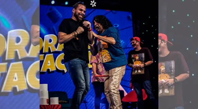 Hacen sus locuras en el escenario.