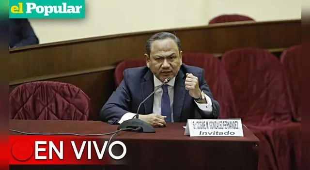 Mariano Gonzáles, ex ministro del Interior, se presenta ante la Comisión de Fiscalización del Congreso para explicar las denuncias hechas al gobierno.