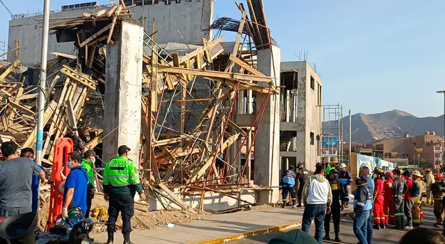 Obra se desplomó cuando obreros estaban realizando el llenado de techo.