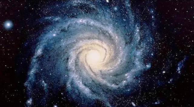 Katie Mack manifestó que hay cinco diferentes formas por las que el universo podría llegar a su fin. Conócelas aquí.