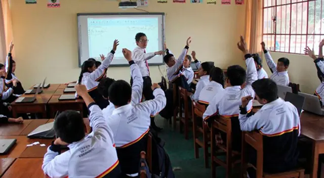 Capacitan a profesores de colegios a nivel nacional