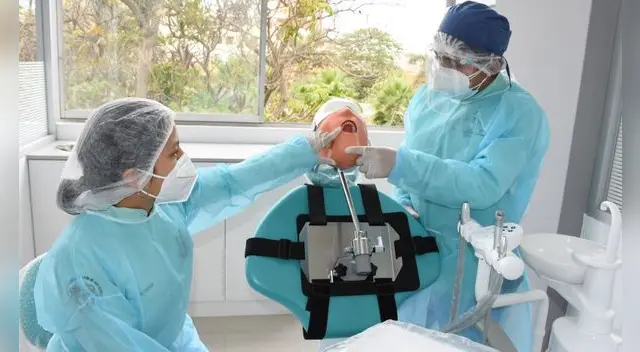 La odontología es una carrera muy importante porque con ella se puede despistar problemas bucales. La odontología es una carrera muy importante porque con ella se puede despistar problemas bucales.