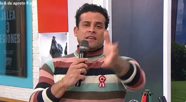 En América Hoy, Christian Domínguez se mostró feliz por cumplir 39 años, y casi se va a las lágrimas sin que sus compañeros le digan nada.