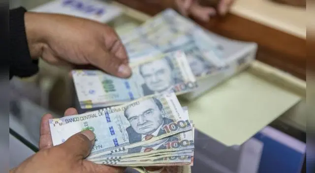 Miles de usuarios siguen realizando la solicitud de retiro de sus fondos de AFP. Miles de usuarios siguen realizando la solicitud de retiro de sus fondos de AFP.