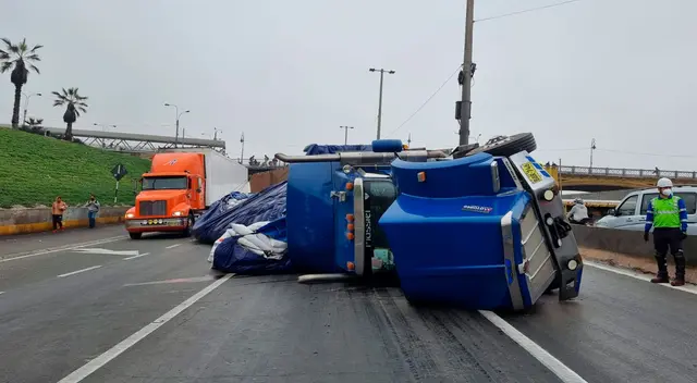 Hasta el momento se desconocen cuáles fueron las causas del accidente; sin embargo, no se descarta que haya sido por alguna falla mecánica o la excesiva velocidad.