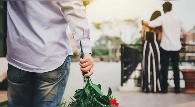 ¡Ayuda! El hecho ha generado preocupación en redes sociales por el estado mental de la mujer. ¡Ayuda! El hecho ha generado preocupación en redes sociales por el estado mental de la mujer.