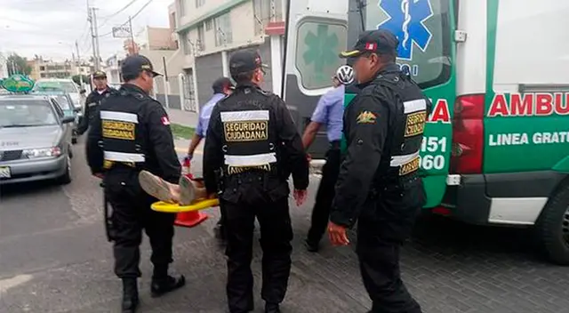 Arequipa: perro pitbull muerde a sereno que intentaba retirar a bebedores Arequipa: perro pitbull muerde a sereno que intentaba retirar a bebedores