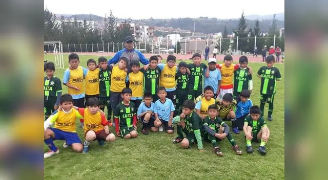 Fue  Molina un lateral que destacó en los equipos que  lo tocó actuar.