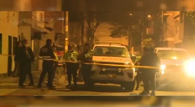 Ate: sujeto asesinó a dos jóvenes cuando bajaban del auto en el que viajaban juntos [VIDEO]