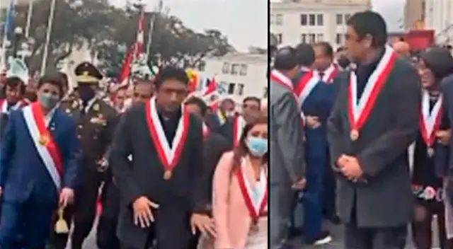 Guillermo Bermejo empuja a su colega  Kelly Portalatino.