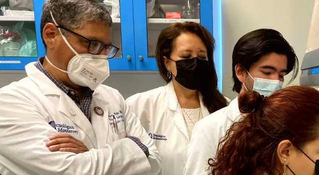 Medicina está entre las carreras mejor pagadas.