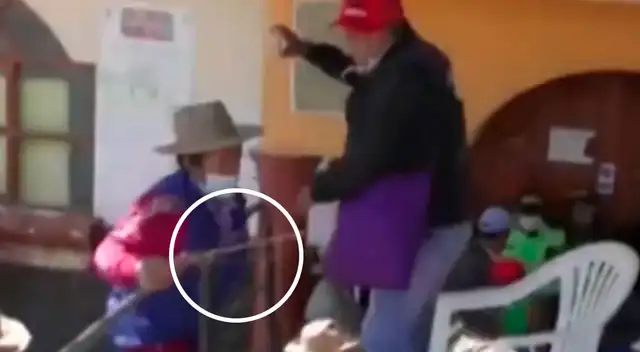 La Policía Nacional tuvo que intervenir y replegar a los ronderos con bombas lacrimógenas.