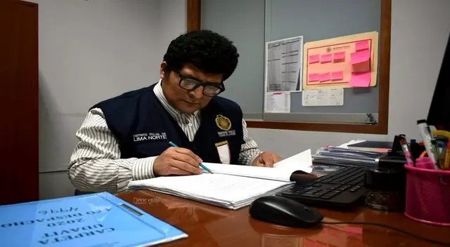 El fiscal adjunto provincial Jorge Luis Lumba Chávez acusó al imputado por tocamientos indebidos