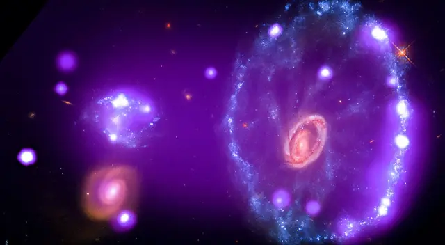 La Galaxia Cartwheel esta en la constelación de Sculptor