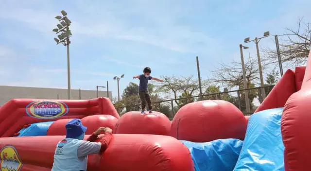 Conoce dónde queda el parque inflable más grande del mundo.